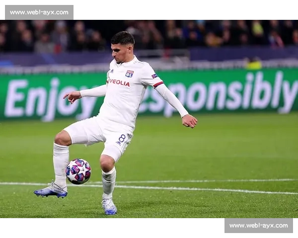 夸安萨体检完成！药厂 3000 万欧签下红军新星，利物浦握 6000 万回购条款