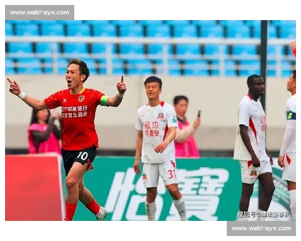 延边龙鼎官宣!191cm 中国香港铁卫劳烈斯加盟 冲超功臣补强后防 延边龙鼎官宣!191cm 中国香港铁卫劳烈斯加盟 冲超功臣补强后防